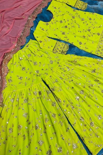 Beautiful Yellow Punjabi Suits Designs | Yellow Punjabi Suit For Haldi Suit  Contrast Dupatta Lace - YouTub… | Yellow punjabi suit, Yellow suit, Patiala  suit designs