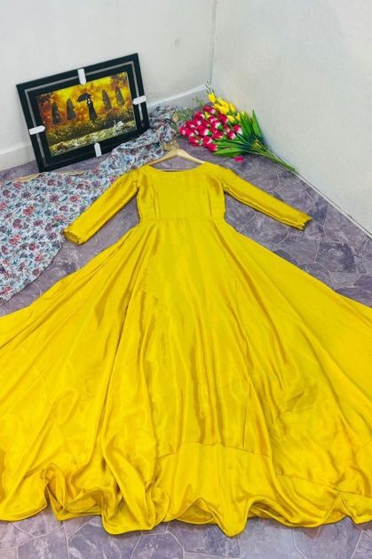 Plain Party Silk Gown at Rs 1550 in Surat | ID: 19666331130